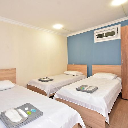 Aaaa Hotell Jerevan Exteriör bild