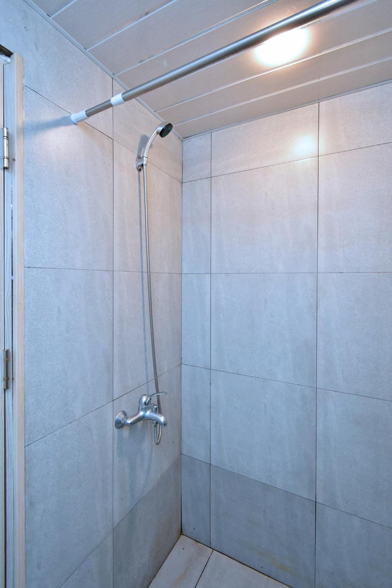 Aaaa Hotell Jerevan Exteriör bild