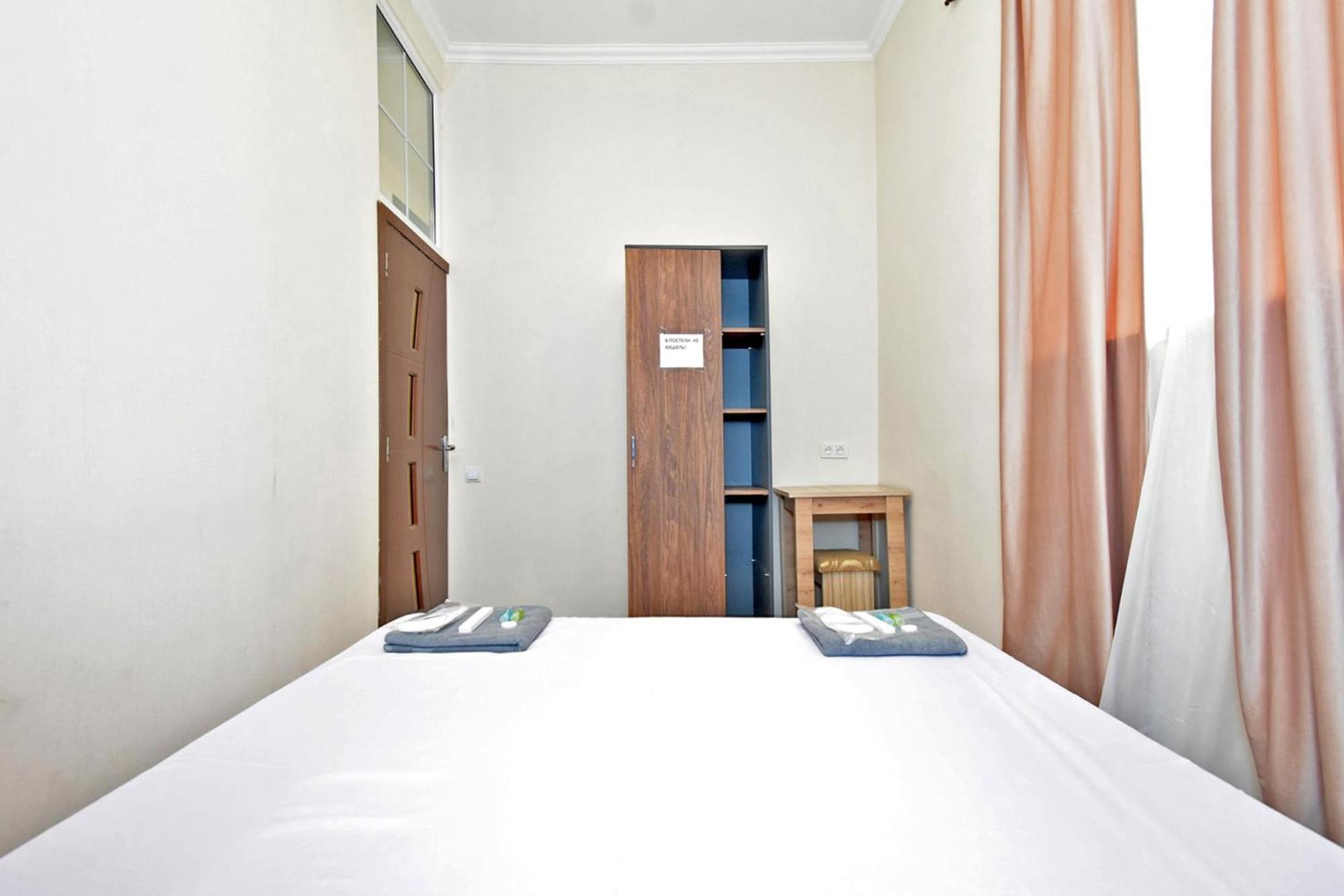 Aaaa Hotell Jerevan Exteriör bild