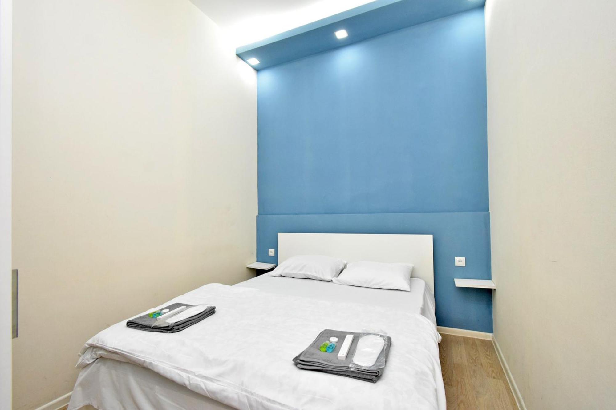Aaaa Hotell Jerevan Exteriör bild