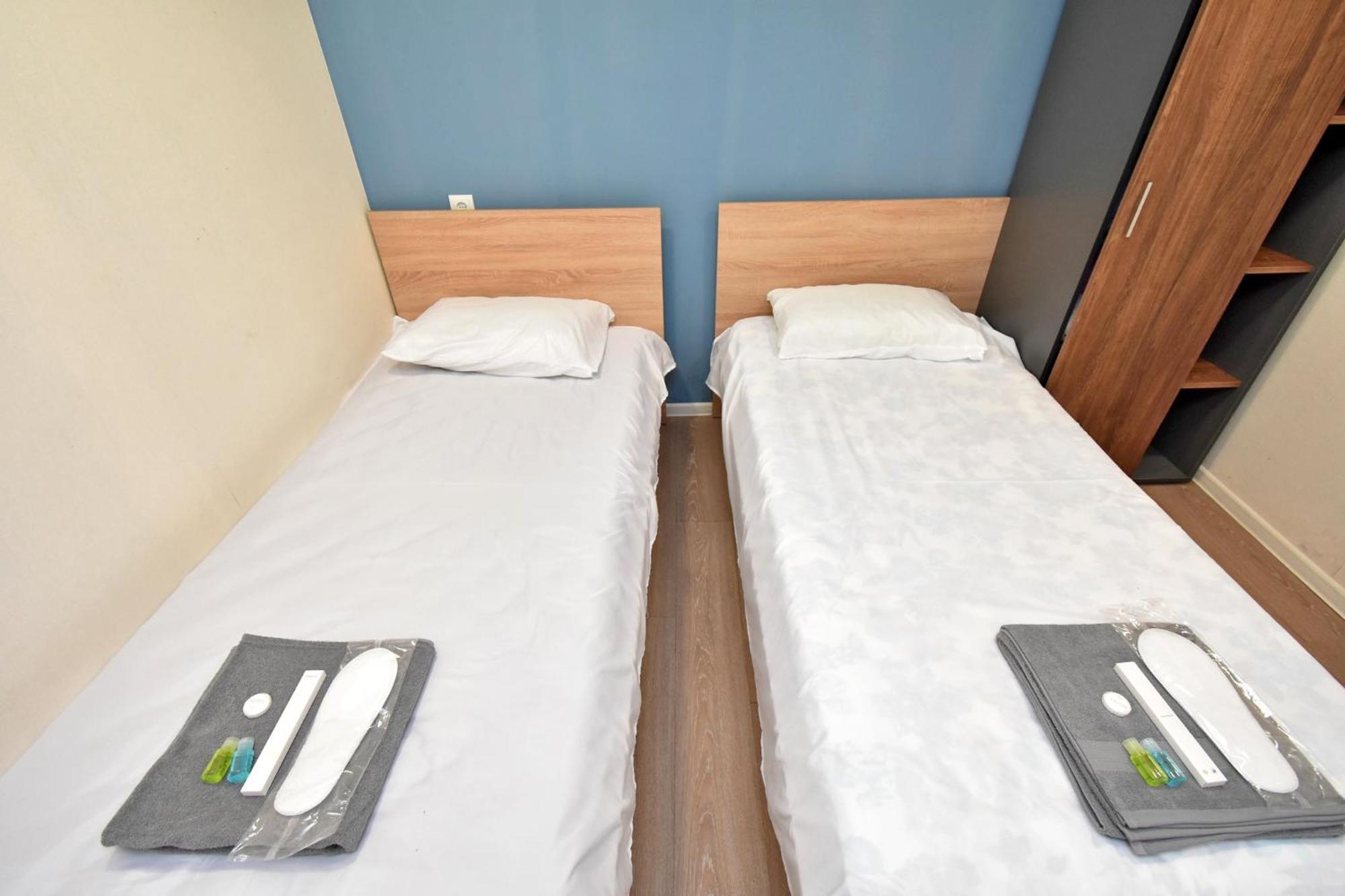 Aaaa Hotell Jerevan Exteriör bild