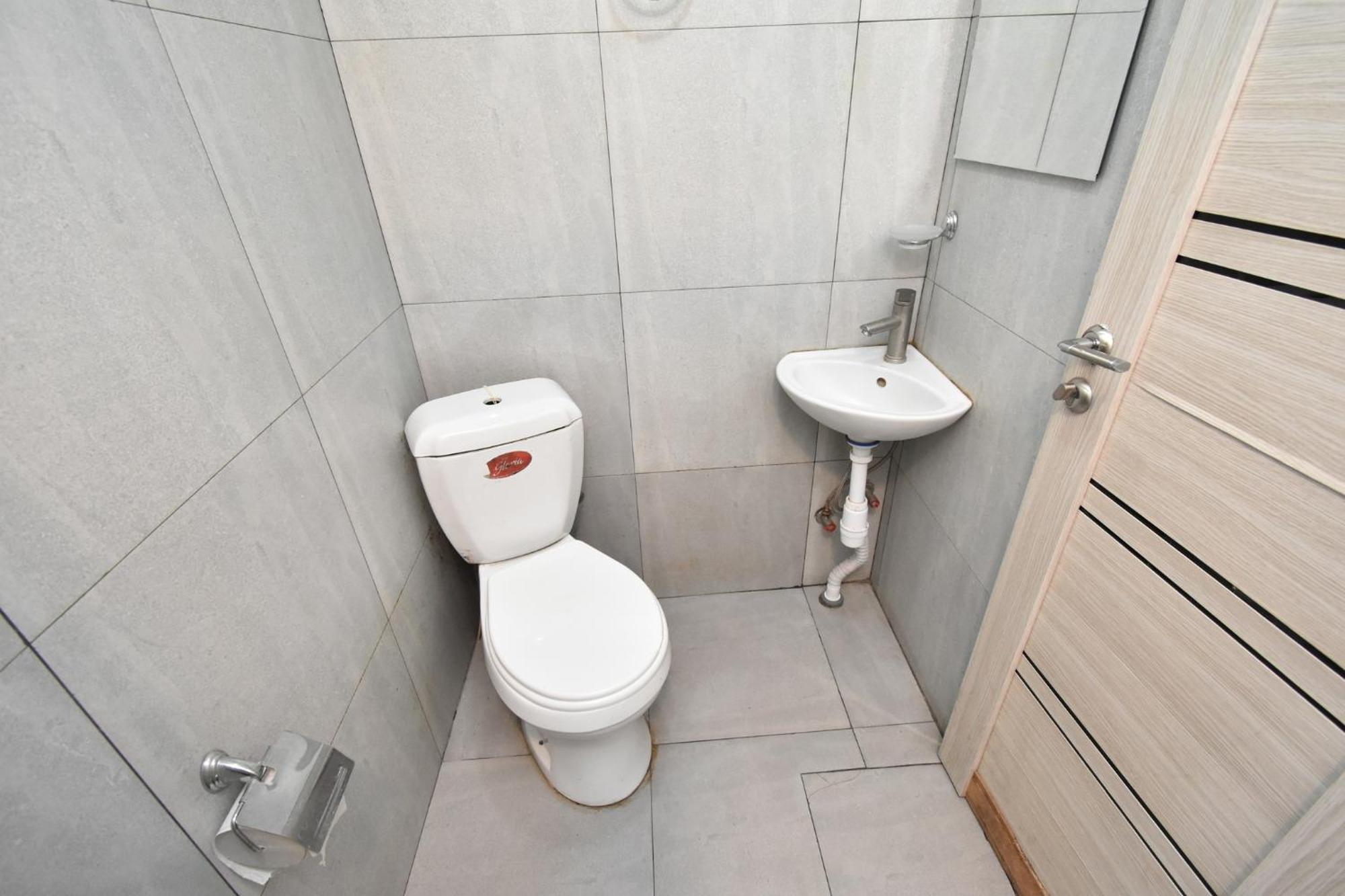 Aaaa Hotell Jerevan Exteriör bild